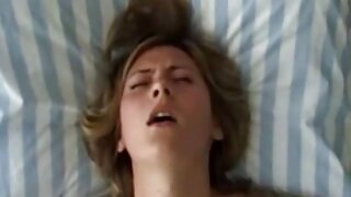 Crna pohotna lezbijka uživala je najbolji srpski pornić u vrućem pornografiju sa svojim bijelim mršavim kurvom